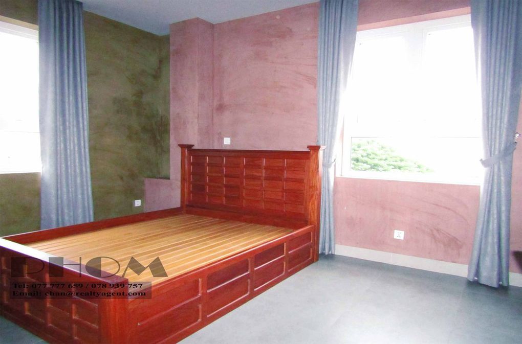 USD 1,400 ( Tonle Bassac : Apartment 2 bedrooms / 2.5 bathrooms for rent ) 