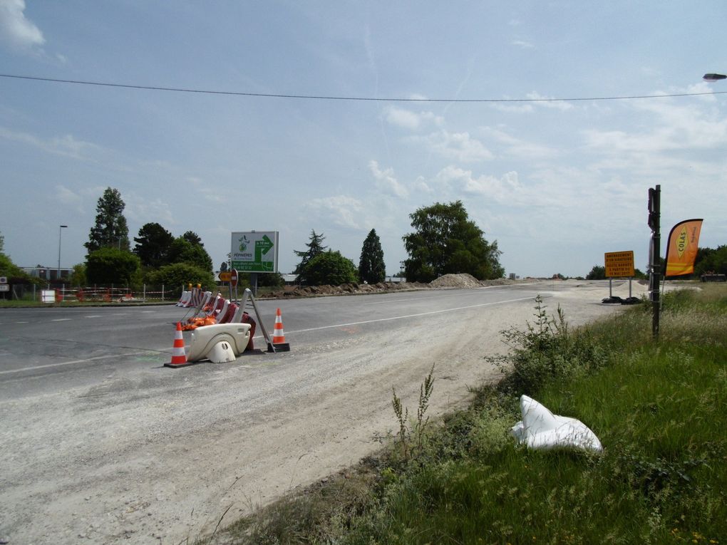 Ce giratoire va améliorer la circulations et les communications dans ce secteur. Même une voie piètonnes, voir aussi une piste cyclable y seraient accolés. Bien sûr c'est la sécurité que l'on va découvrir qui va nous apporter une des grandes satisfactions de cet ouvrage.  Ci-après vision du passé, certes, mais peut-être futuriste.. qui sait... depuis 73 ans c'est peut-être un message....