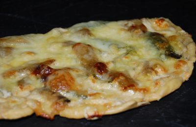 Pizza fromagère aux légumes