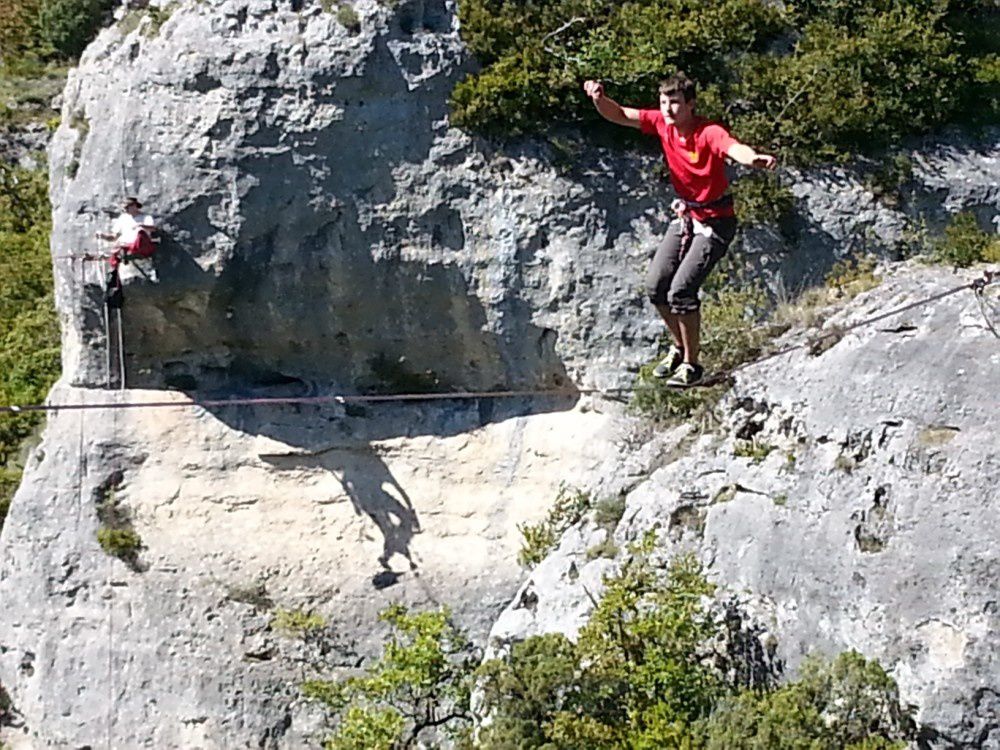 Slackline avec le groupe "les Déséquilibrés"