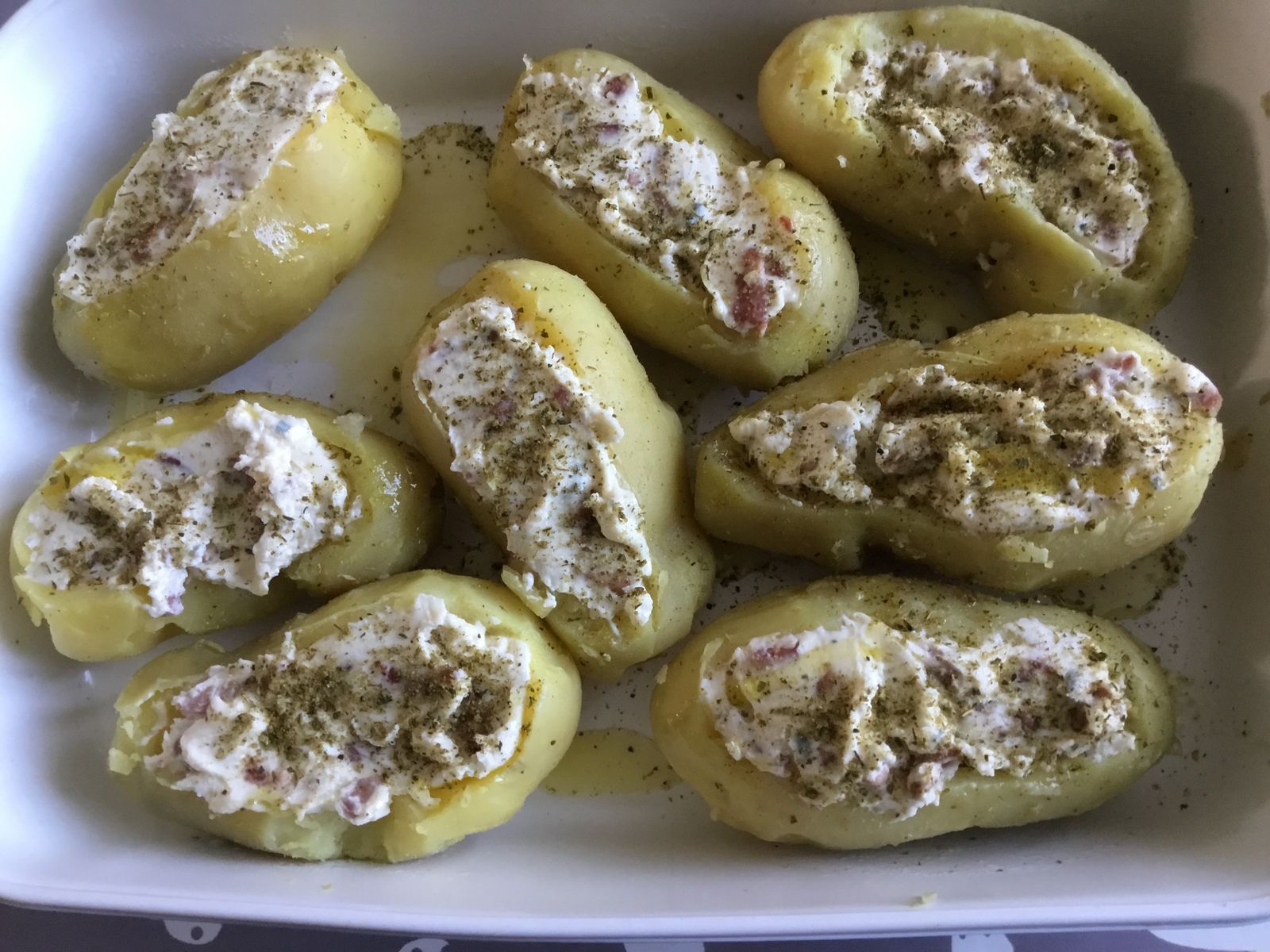 pommes de terre farcies aux lardons, Saint Agur et mascarpone avant cuisson
