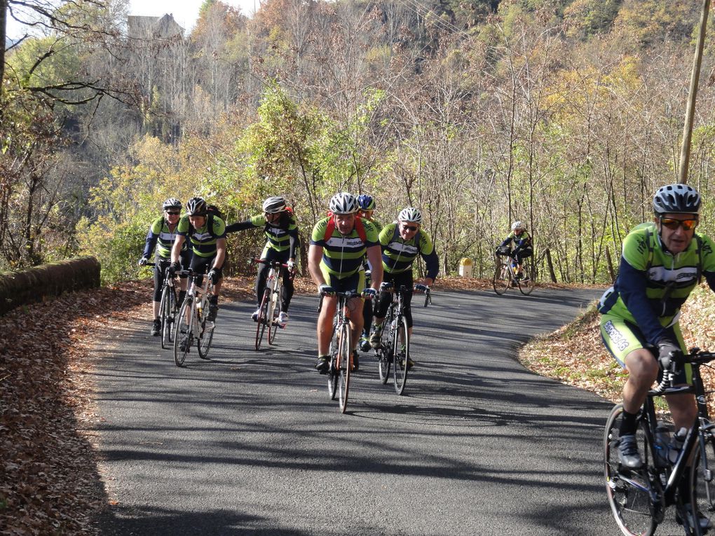 L'AS Espère Cyclo dans le Rougier de Marcillac-Vallon