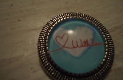 Broche With Love 