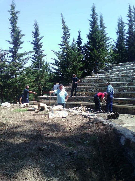 VGAYET : Les habitants du village At Aissa construisent leur propre théâtre antique. KDirect.info