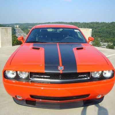 USTRADECAR présente DODGE CHALLENGER SRT 8