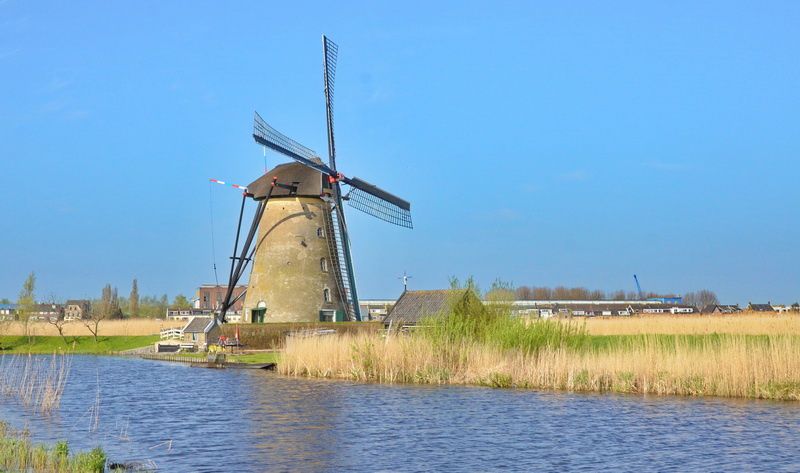 Les 19 moulins à vent de Kinderdijk sont inscrits sur la liste du patrimoine mondial de l’UNESCO .TSD,1/5/2013