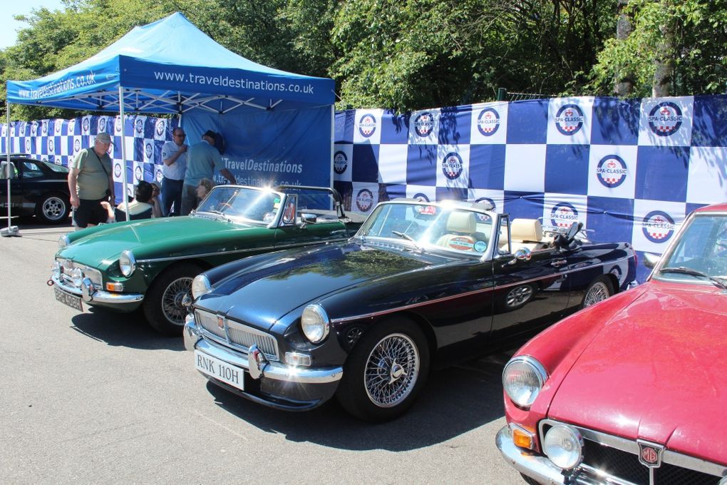 Visites des clubs de collectionnaire prèsent au SPA classic 2012;Ferrari MG Triiumph Alfa Datsun...