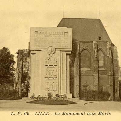 Monument aux morts de la place Rihour à Lille