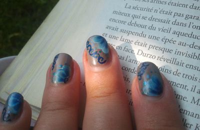 Nail-Art - One stroke fleur bleue