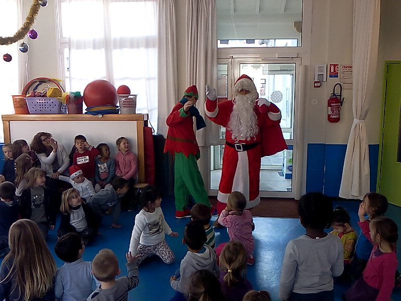Santa is coming to school!