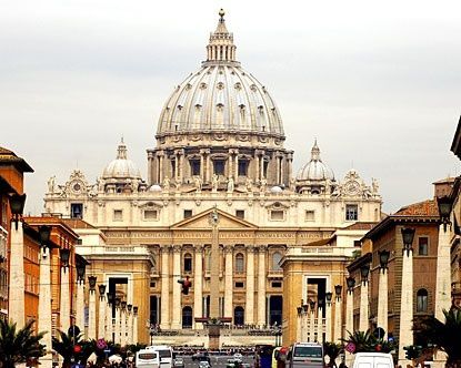 Vatican : des prêtres cohabitent avec... un sauna gay 