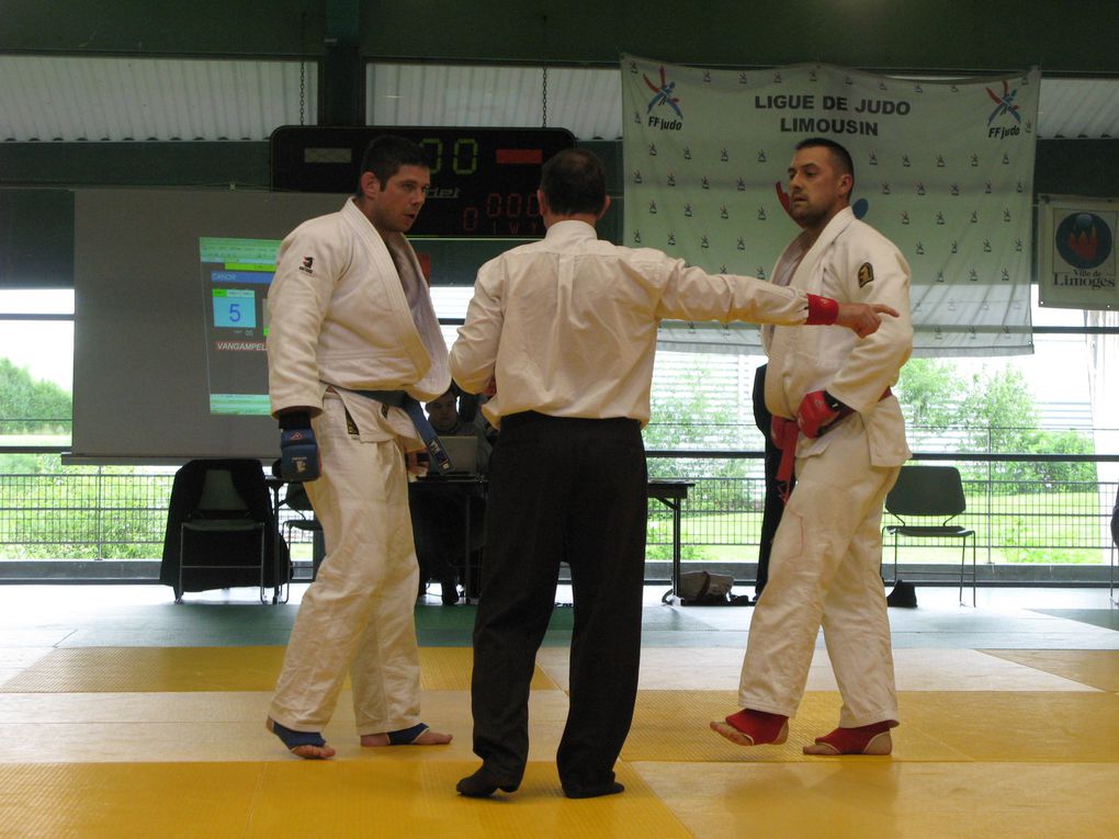 Compétition figthing jujitsu Région Limoges 2010 (le JSR bien représenté)