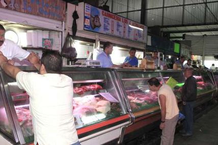 Ministro Osorio propone alza de 20% en carne,...