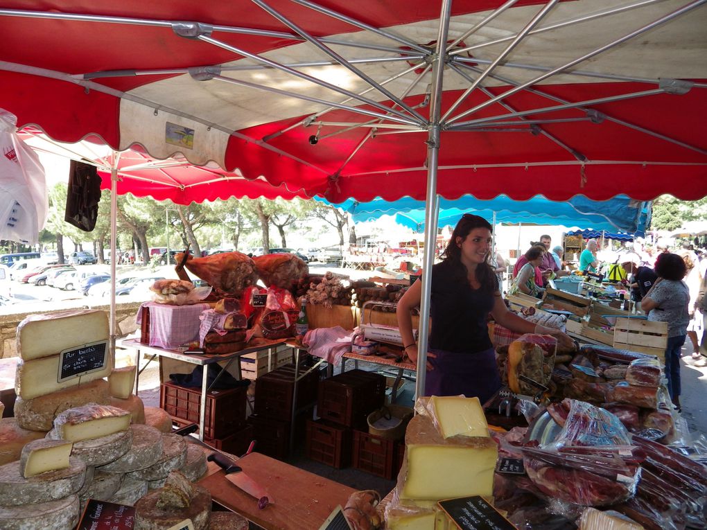 Un jour de marché à Uzès
