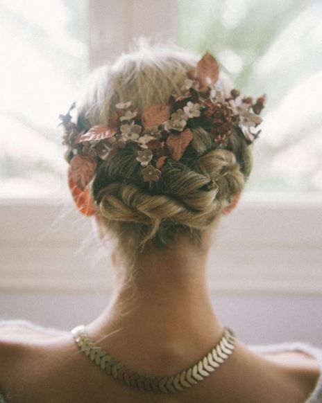 25 chignons fleuris de mariage