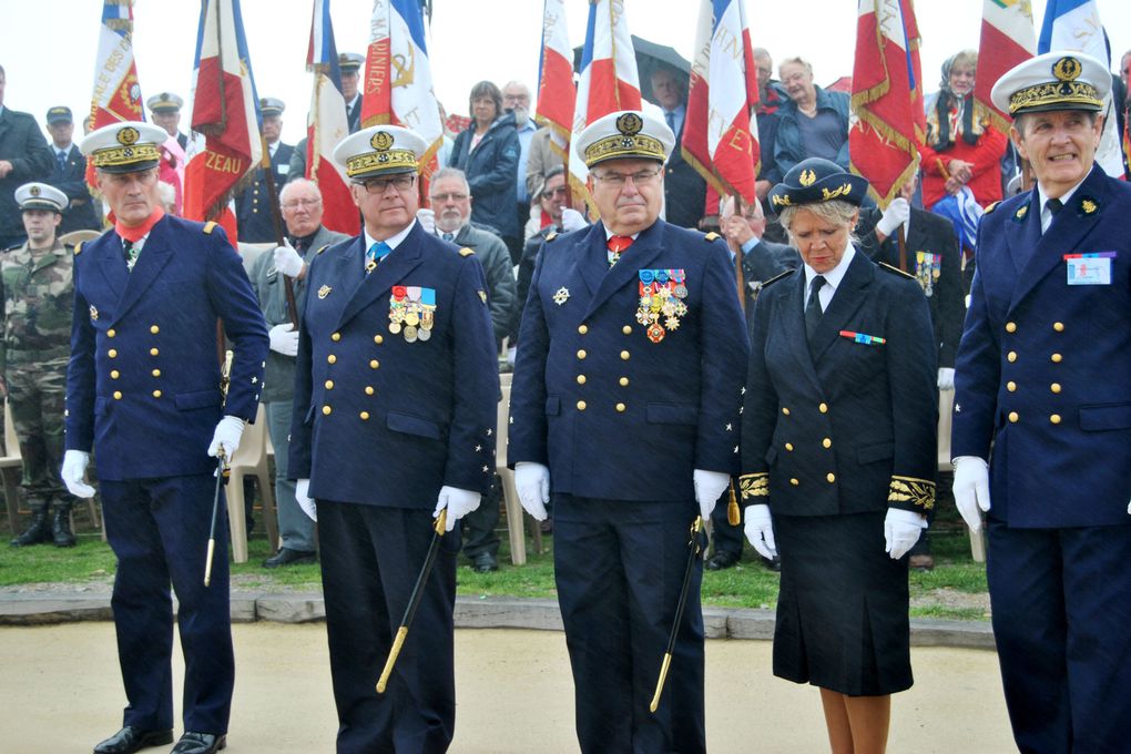 21 septembre 2013-cérémonie en hommage aux sous-mariniers morts pour la France présidée par l'Amiral Rogel, Chef d'Etat-Major de la marine. Photographies : Nicole Agéa, Céline Enthime, Raymonde Rupin, Jean-Jacques Tréguer