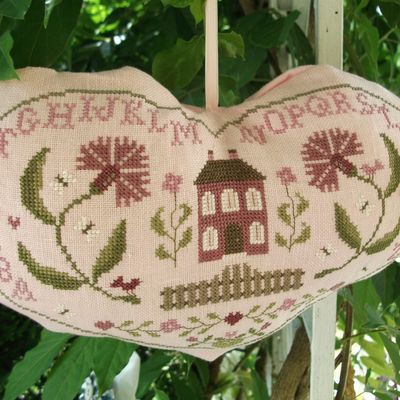 coussinets, coeur, bavoir ....