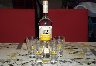 brandnooz: der milde Anis-Likör 12 Gold von OUZO