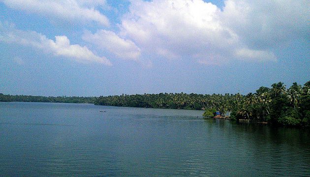 TheNationalHolidays : Lakes in Kerala