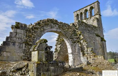 Ruines de l'Eglise du vieux bourg à Saint-Geniez ô Merle en Corrèze