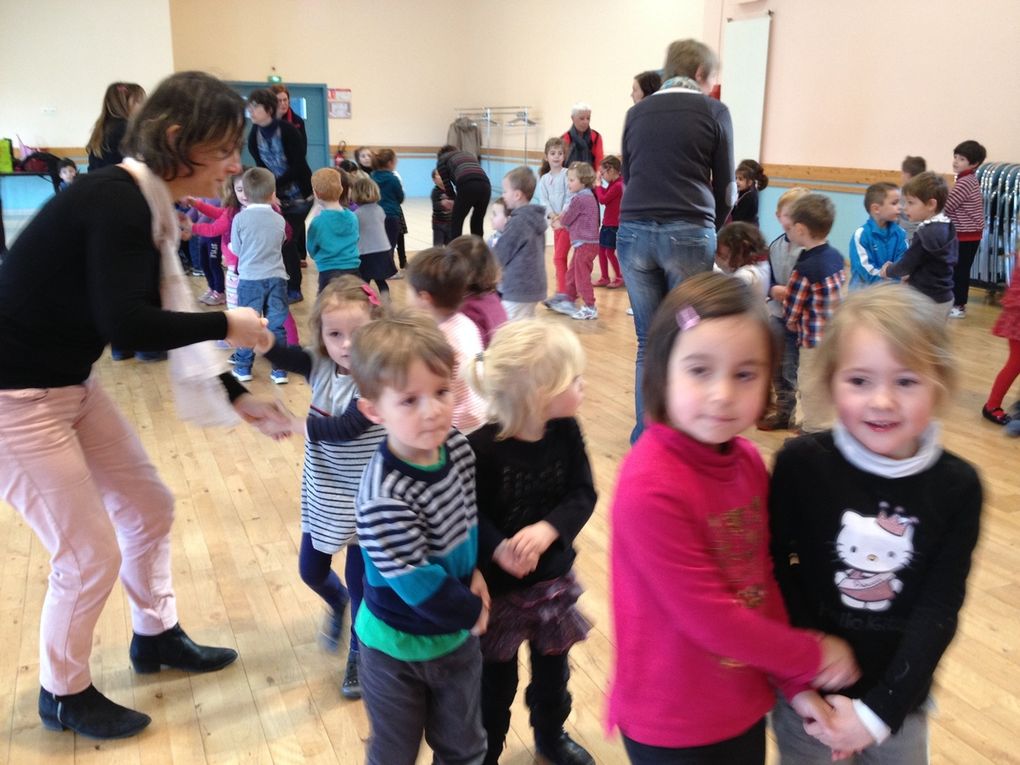 Les maternelles au bal breton