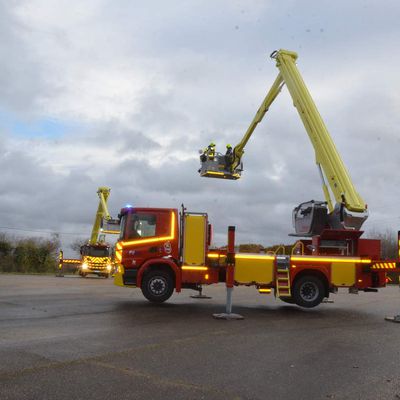 Le SDIS a reçu deux véhicules équipés de bras élévateurs aériens  pouvant atteindre 30 mètres de hauteur. 