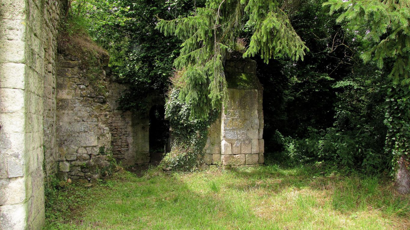 Ruines de l'Eglise Notre-Dame-de-la-Nativité de Champlieu