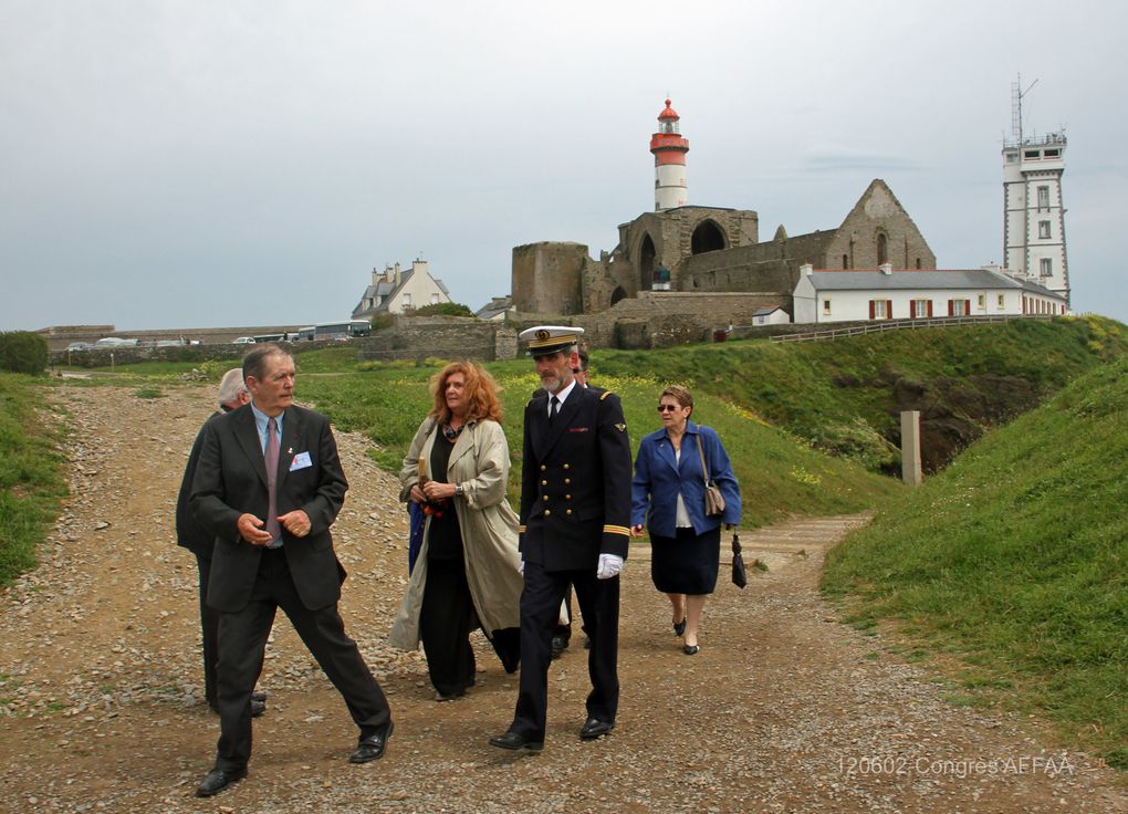 2 juin 2012-à l'occasion du congrès des Anciens des Forces Françaises en Allemagne et en Autriche (AFFAA), dépôt de gerbes et moment de recueillement au Mémorial national des marins morts pour la France de la Pointe Saint Mathieu.