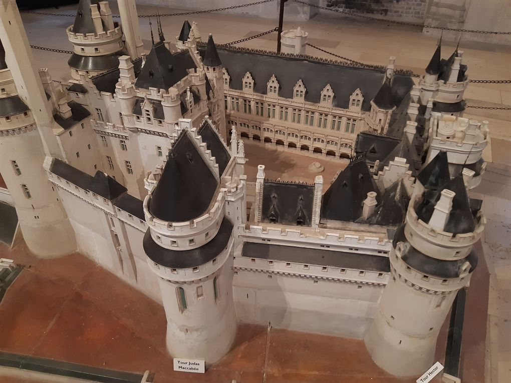 Château de Pierrefond... par un temps ensoleillé !