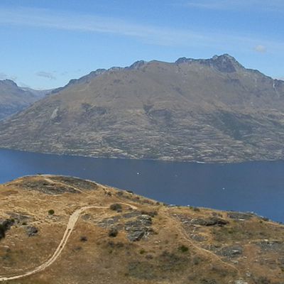 Des decors a faire rever les cineastes... Queenstown et Milford Sound