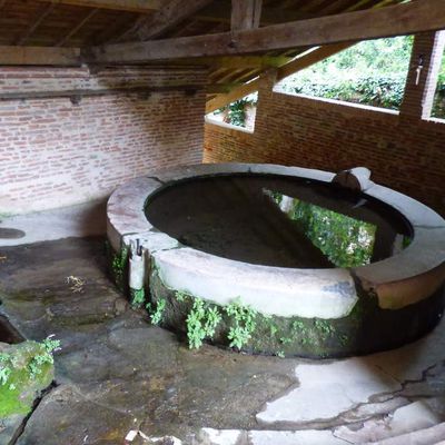 Le lavoir Soubira de Rabastens dans le Tarn.