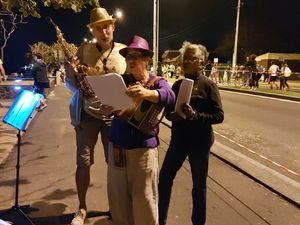 Les ZANBROKALIENS au Grand Raid; au Départ à St Pierre  et au Poste du Colorado