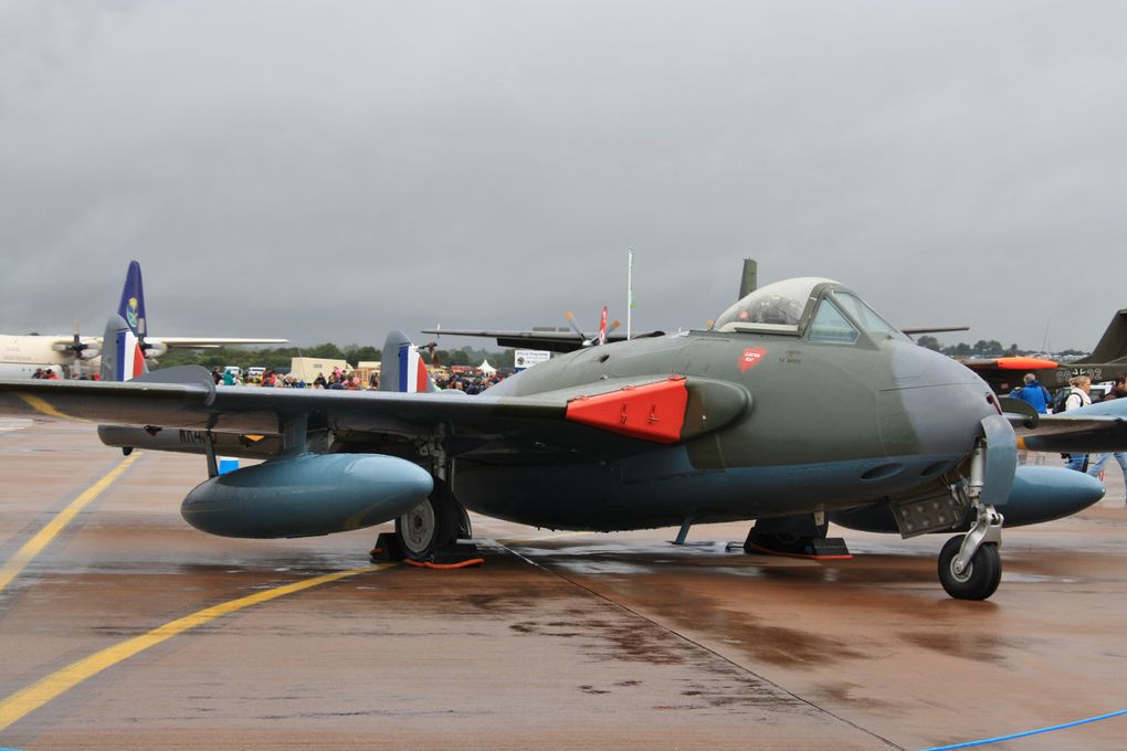 Quelques appareils au statique. Seulement des avions, les voilures tournantes feront l'objet du prochain album.