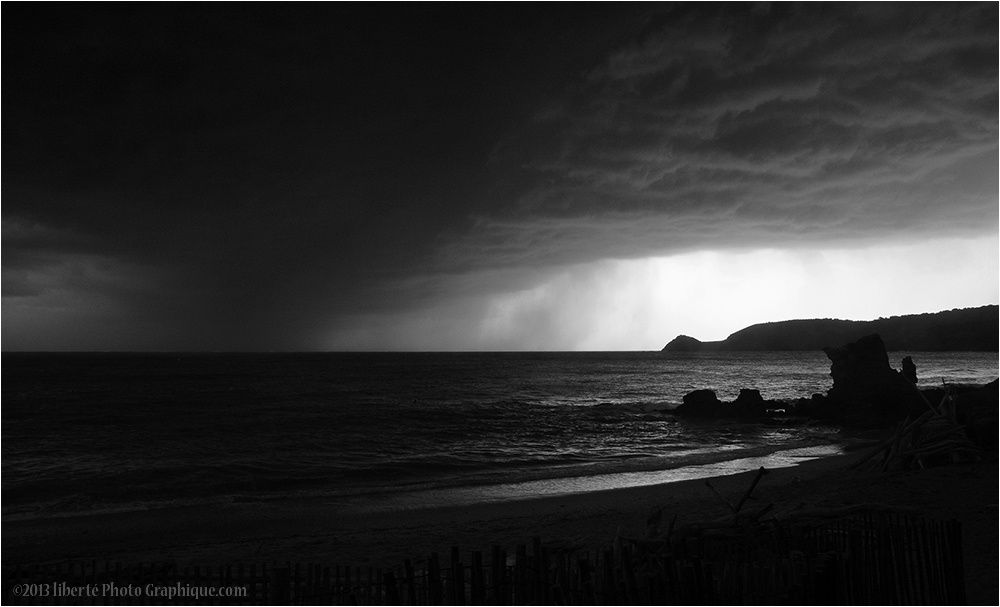 Des essais pas toujours réussis en noir et blanc, sépia et désaturation partielle...