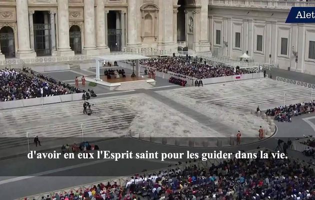 Pourquoi baptiser les enfants, la réponse du pape ! 