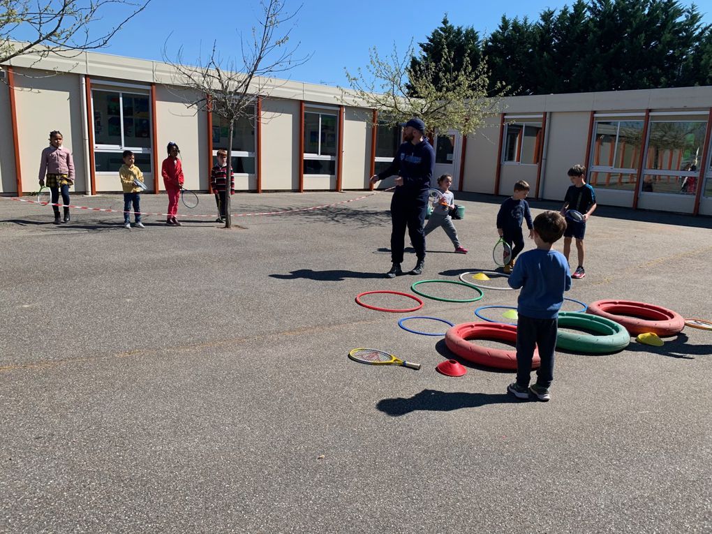 Le tennis à l'école