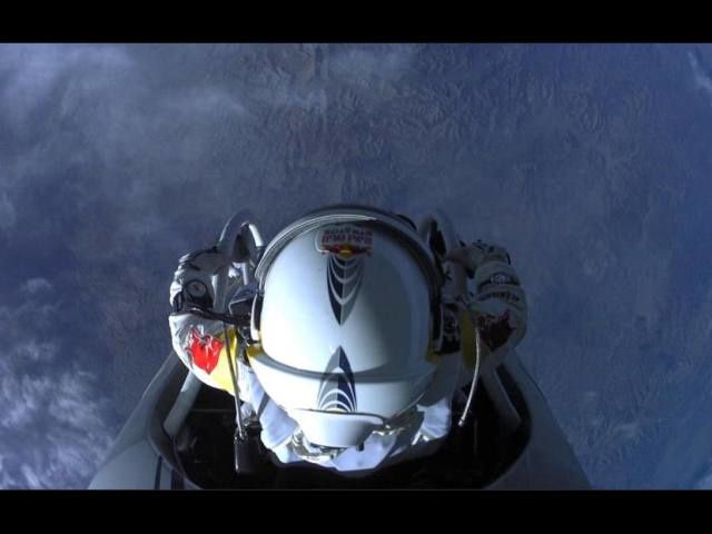 FOTOS: El espectacular salto desde 39.068 metros de altura de Baumgartner