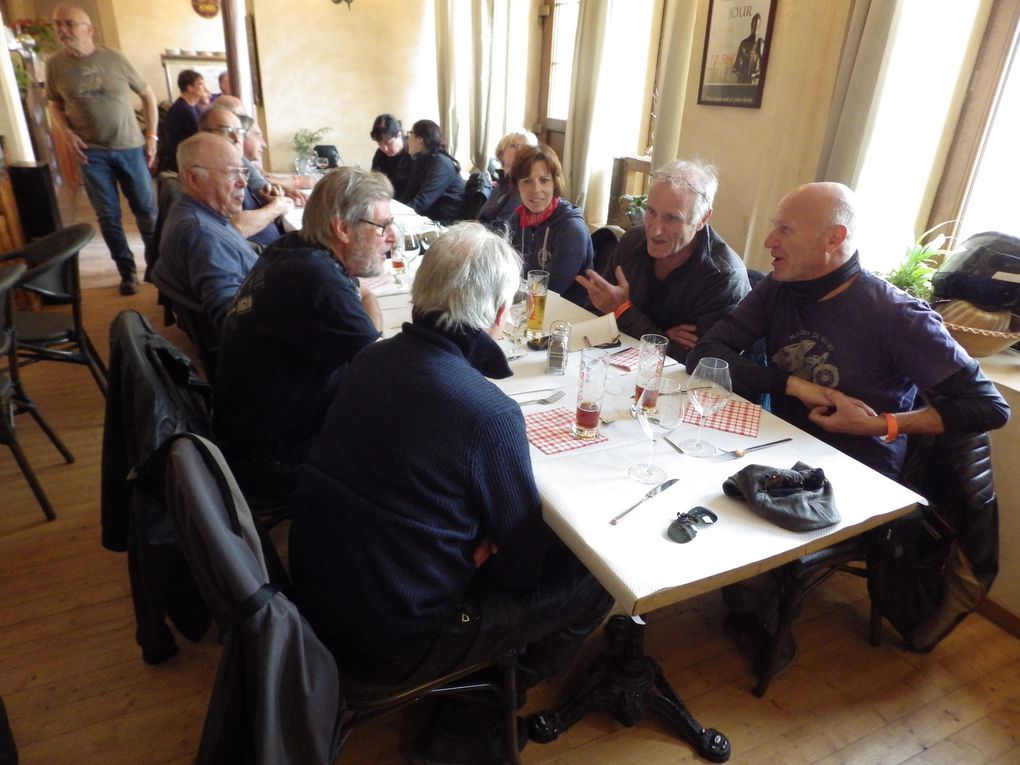 Déjeuner à "la Croisée des Chemins" à Saales (67). (https://www.valleedelabruche.fr/fr/decouvrir/se-restaurer/restaurants/F215003189_restaurant-la-croisee-des-chemins-saales.html)