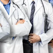 Nouveau Monde - Les médecins font-ils plus de mal que de bien ?