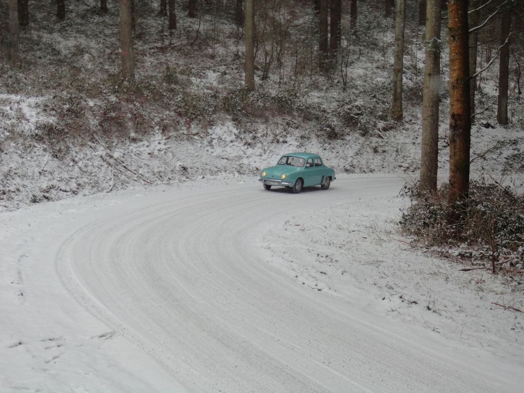 Notre sortie Glace et Neige du 24 février qui portait bien son nom cette année. Nous avons parcouru 80 kms sur des petites routes enneigées.