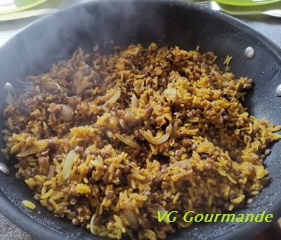 La mdardra ou mjadra, un plat libanais vg à base de lentilles et de riz