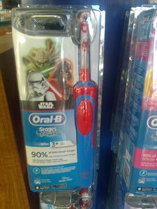 Une brosse a dent électrique oralB &quot;Star Wars&quot; 