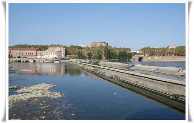 la Garonne en ville -Toulouse-