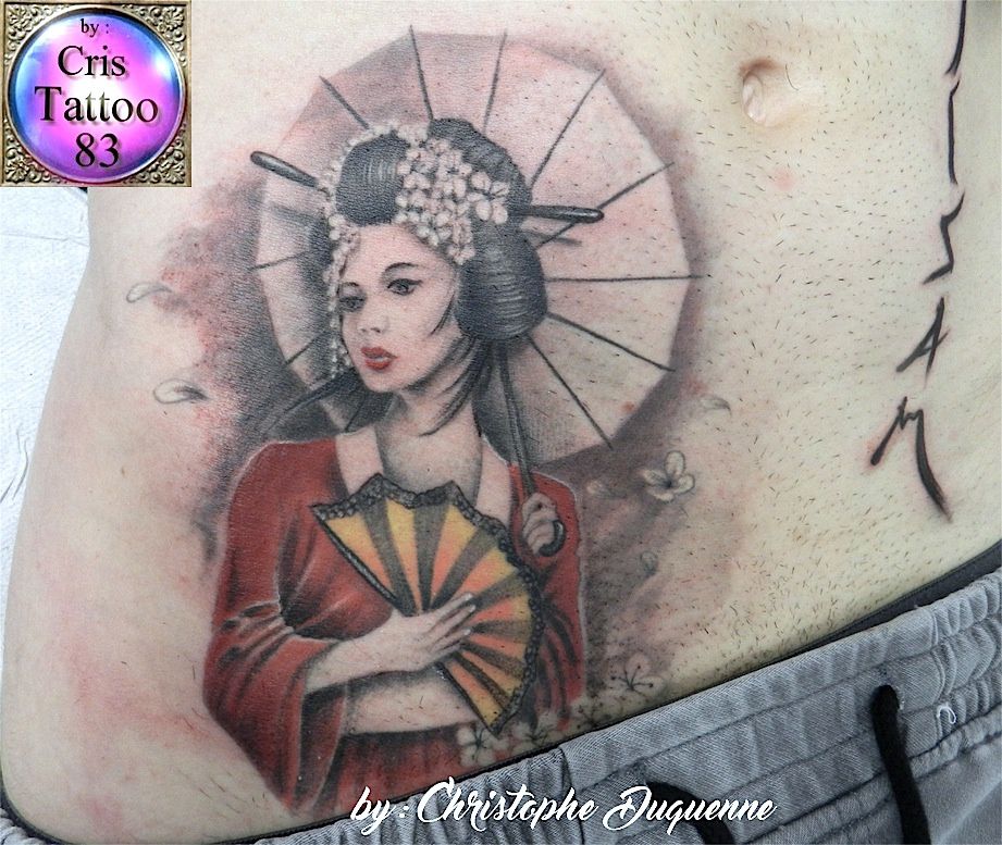 tatouage geisha ventre