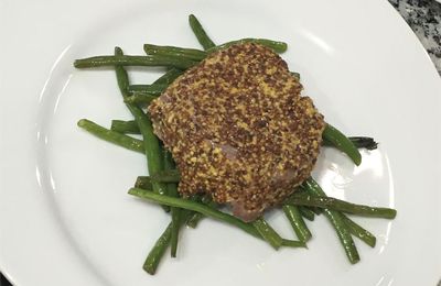 Tournedos de boeuf en croute de moutarde à l’ancienne et haricots verts