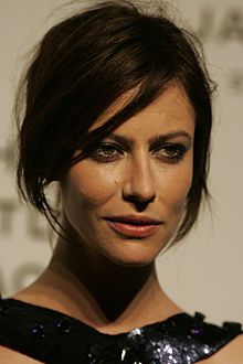 anna mouglalis, une actrice et chanteuse française d'origine grecque qui étudie sous la direction de daniel mesguich