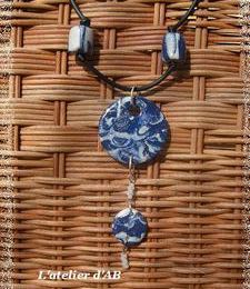 pendentif bleu et nacré