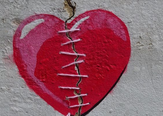 Street-art: coeur brisé, à jamais 
