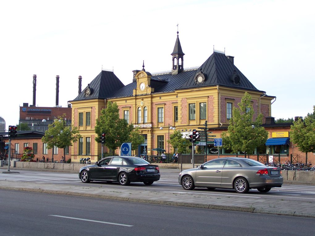 Après être descendu du train et avoir déposé nos bagages à l'hôtel un premier contact avec la ville s'impose