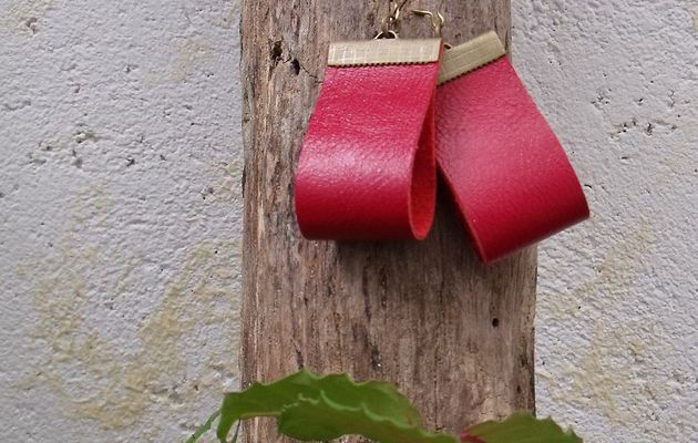 Boucles d'oreilles en cuir rouge